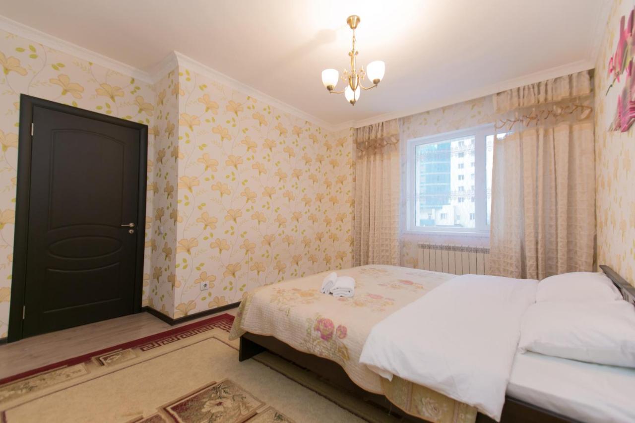 Cozy Apartment On Sarayshyq Street 5E أستانا المظهر الخارجي الصورة